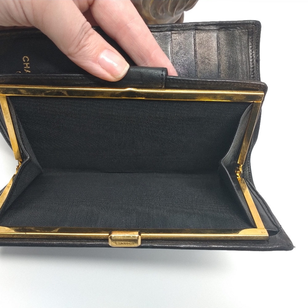 CHANEL Quilted Diamond pattern CC Gold Black Bifold Wallet with Chanel Box - Picture 10 of 17